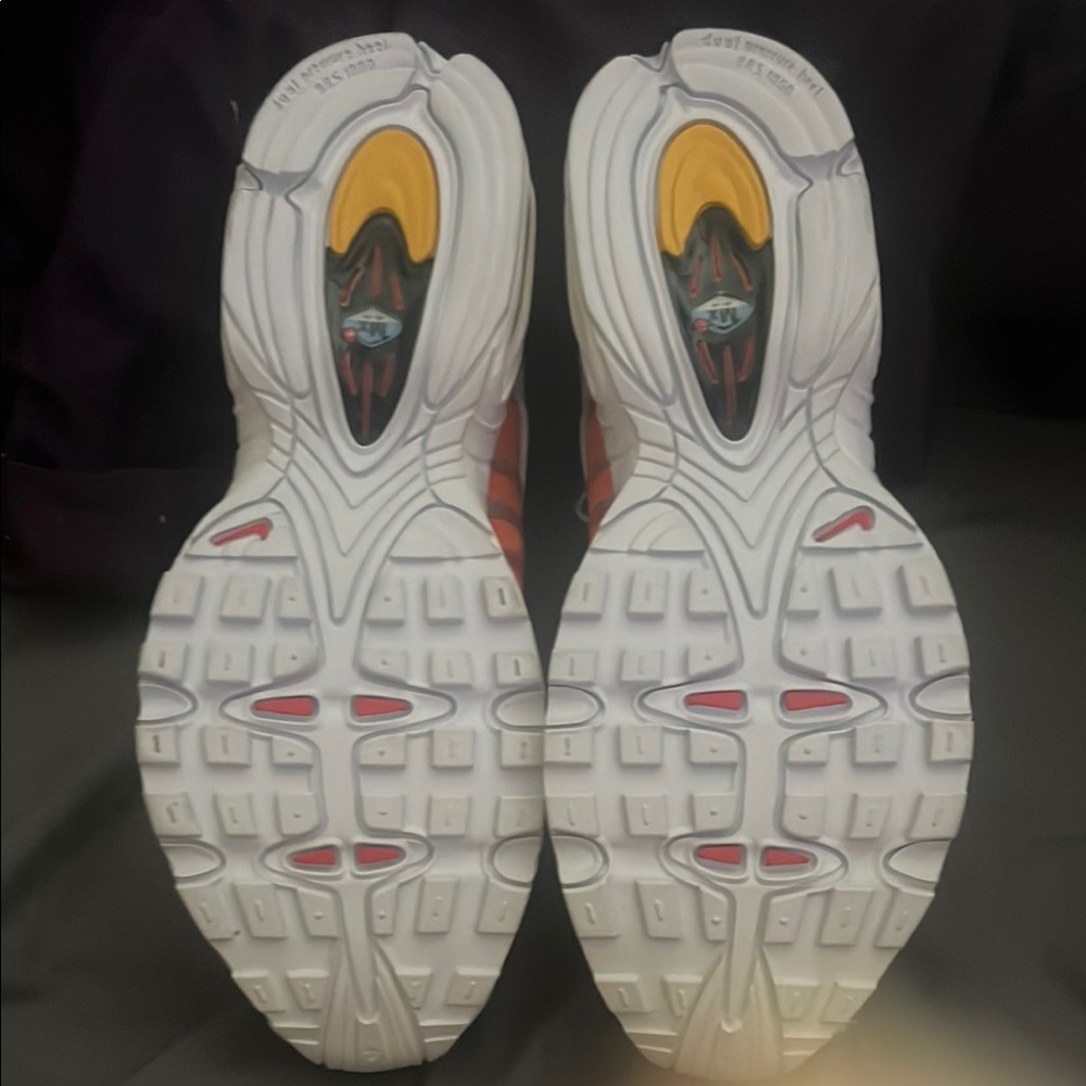 Women’s Nike Max Air White and Orange Athletic Shoes - Picture 9 of 9